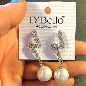 Elegant Boutique Chandelier Pearl Earrings NWT